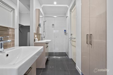 Property photo of 1/47 Macaulay Street Coorparoo QLD 4151