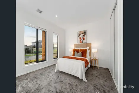 Property photo of 3 Brodribb Road Clyde North VIC 3978