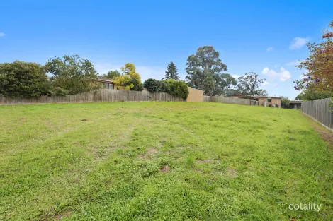 Property photo of 11 Princes Avenue Drouin VIC 3818