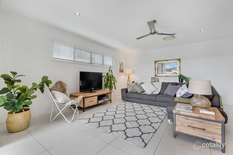 Property photo of 46 Canecutters Drive Ooralea QLD 4740