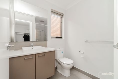 Property photo of 48 Kangaroo Road Craigieburn VIC 3064