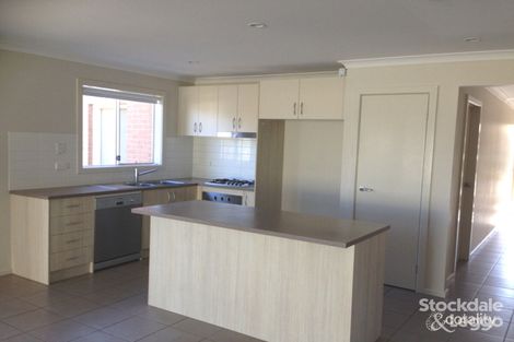 Property photo of 2 Tathra Nook Shepparton North VIC 3631