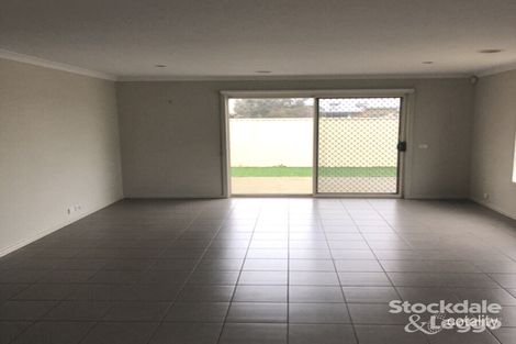 Property photo of 2 Tathra Nook Shepparton North VIC 3631