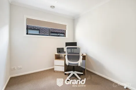 Property photo of 9 Brightstone Drive Clyde North VIC 3978