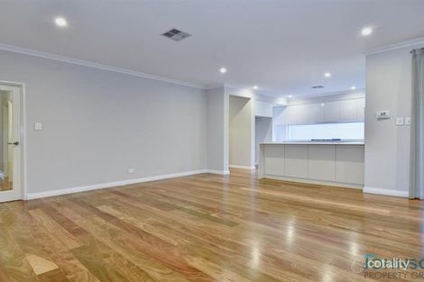 Property photo of 7 Lachlan Way Bibra Lake WA 6163