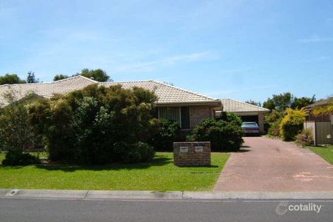 2/14 Cassina Cl, Forster, NSW 2428