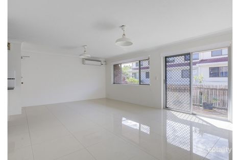 Property photo of 4/19 Huth Street Labrador QLD 4215