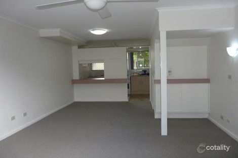 Property photo of 8/2A Moffatt Street Scarborough QLD 4020