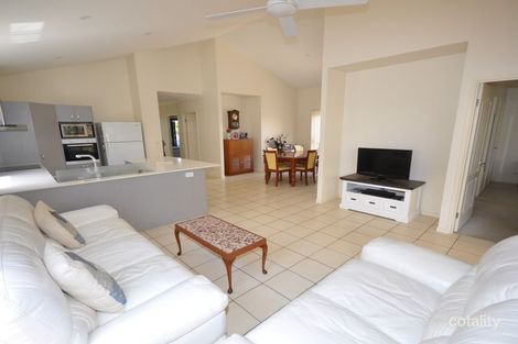 Property photo of 8 Maui Court Parrearra QLD 4575