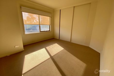 Property photo of 4/5 Delacombe Drive Mill Park VIC 3082