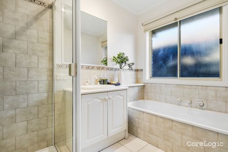 Property photo of 27 Meadowbank Avenue Chirnside Park VIC 3116
