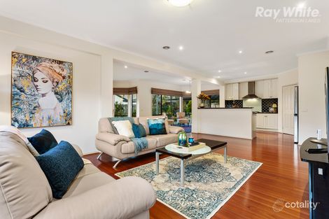 Property photo of 45 Macquarie Circle Waterways VIC 3195