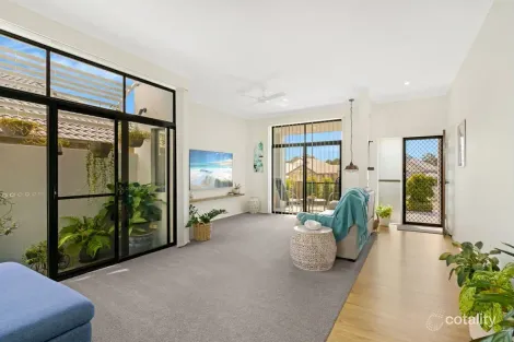 Property photo of 12 Grenada Court Varsity Lakes QLD 4227