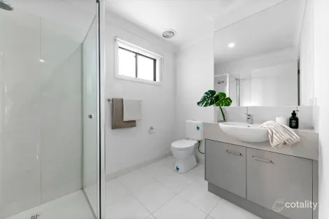 Property photo of 9 Daydream Place Wollert VIC 3750