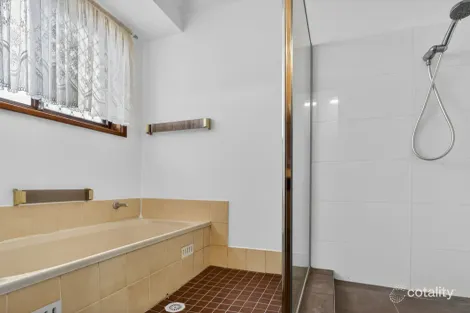 Property photo of 6 Ariel Place Rosemeadow NSW 2560