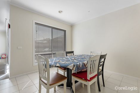 Property photo of 8 Strathvea Lane Caroline Springs VIC 3023