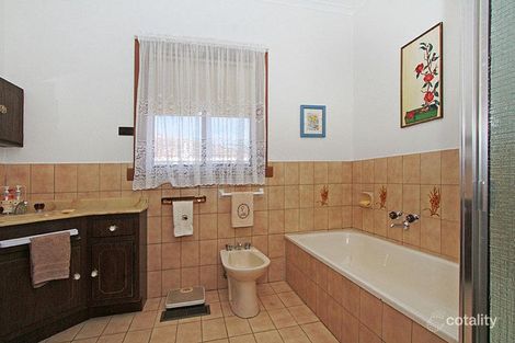 Property photo of 10 Birdwood Street Reservoir VIC 3073