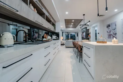 Property photo of 32 Riverglen Drive Craigieburn VIC 3064