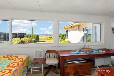 Property photo of 10 Schomberg Road Peterborough VIC 3270