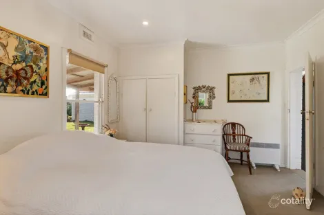 Property photo of 10 Schomberg Road Peterborough VIC 3270