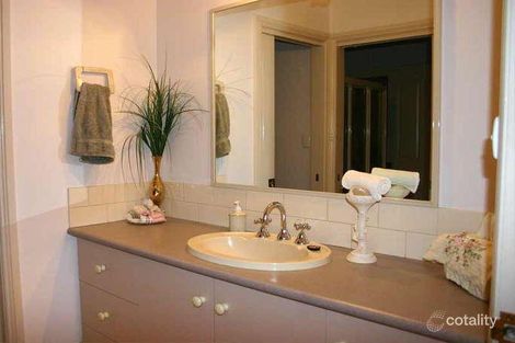 Property photo of 8 Shiralee Place Estella NSW 2650