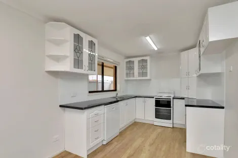 Property photo of 1 Johnston Crescent Deniliquin NSW 2710