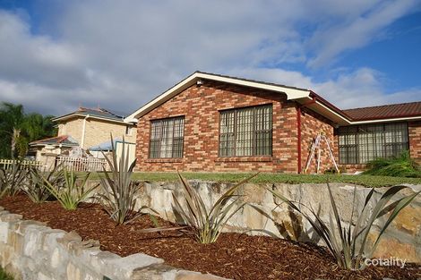 Property photo of 18 Fairburn Crescent Minchinbury NSW 2770