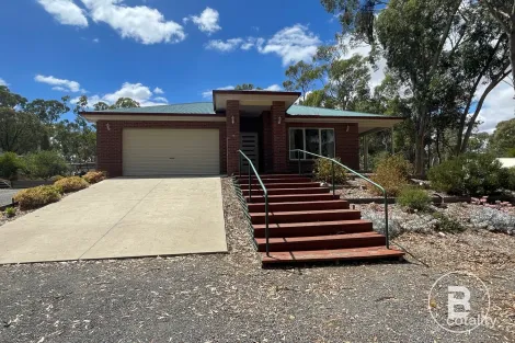 32 Rutherford St, Avoca, VIC 3467