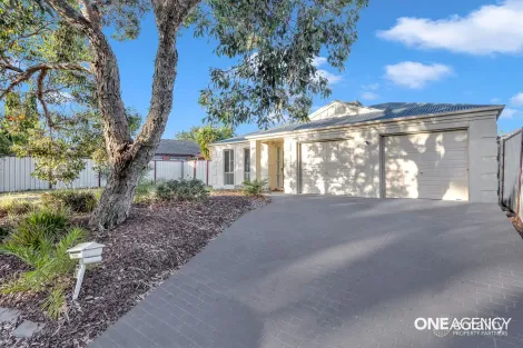 17 Lennon Bvd, Point Cook, VIC 3030