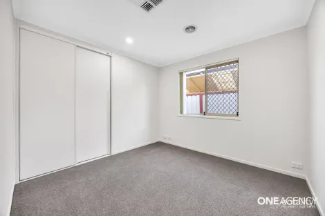 Property photo of 17 Lennon Boulevard Point Cook VIC 3030