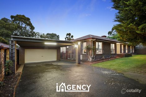 Property photo of 48 William Perry Close Endeavour Hills VIC 3802