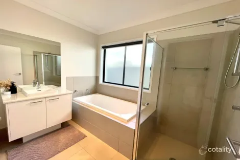 Property photo of 24 Sally Crescent Nirimba QLD 4551