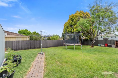 Property photo of 14 Crisp Drive Ashmont NSW 2650