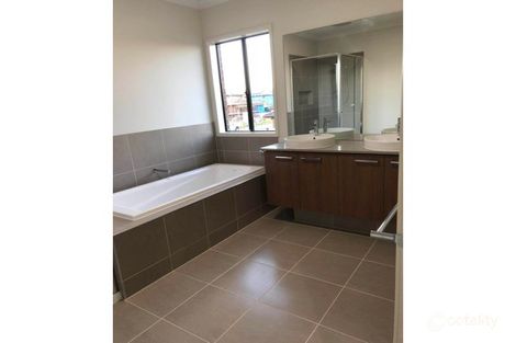 Property photo of 12 Fernleaf Avenue Keysborough VIC 3173