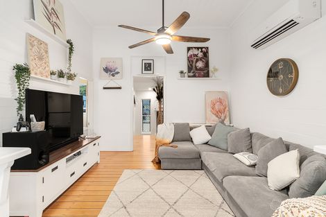 Property photo of 416 Stenhouse Street Koongal QLD 4701