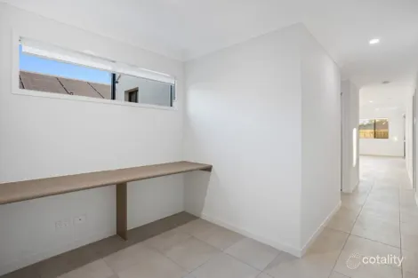 Property photo of 8 Sunset Circuit Flagstone QLD 4280