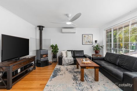 Property photo of 10 Kambala Close Wyoming NSW 2250