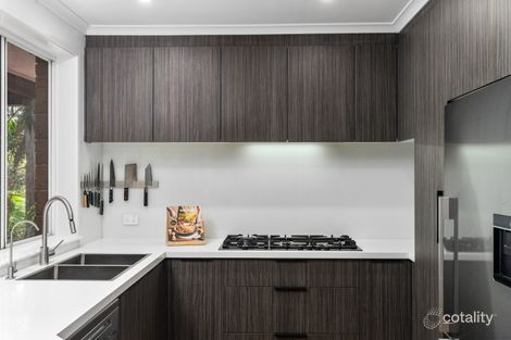 Property photo of 10 Kambala Close Wyoming NSW 2250