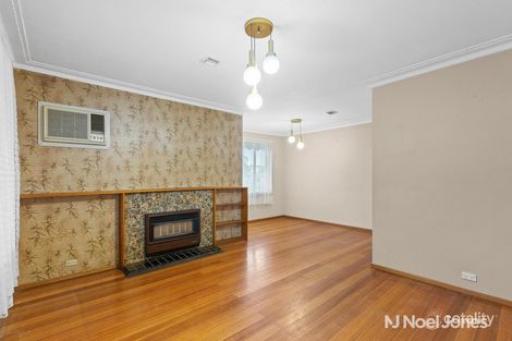 Property photo of 17 Larnook Crescent Mooroolbark VIC 3138