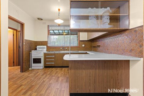 Property photo of 17 Larnook Crescent Mooroolbark VIC 3138