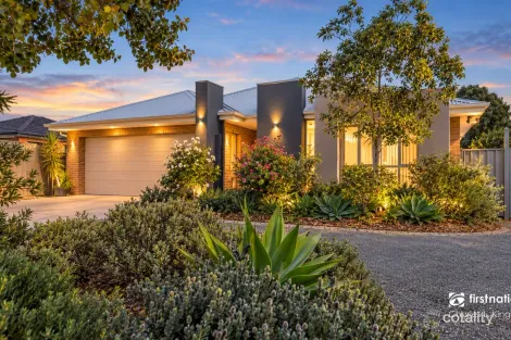 Property photo of 13 Victoria Place Echuca VIC 3564