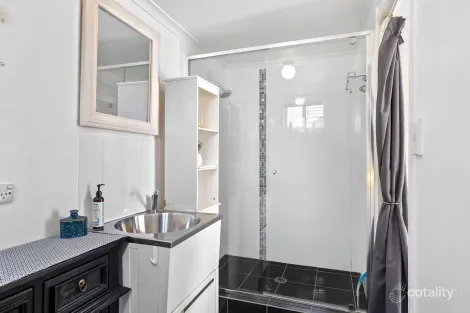 Property photo of 11 Lind Street Newmarket QLD 4051