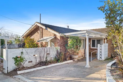 51 Finniss Cres, Narrabundah, ACT 2604