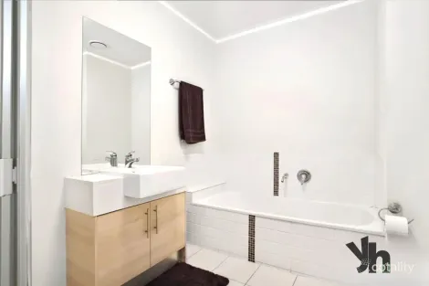 Property photo of 13/34 Beetham Parade Rosanna VIC 3084