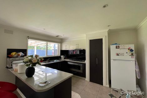 Property photo of 4 Giles Court Cranbourne North VIC 3977
