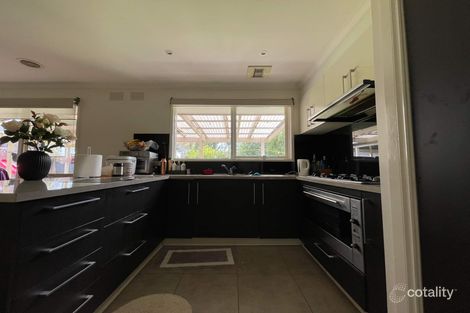 Property photo of 4 Giles Court Cranbourne North VIC 3977