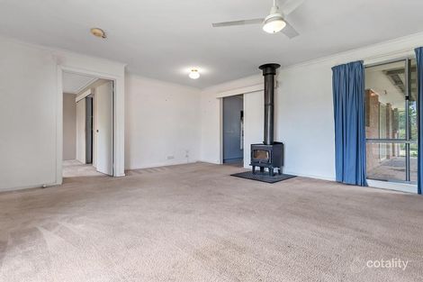 Property photo of 19 Newlyn Drive Craigieburn VIC 3064