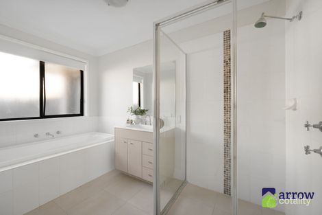 Property photo of 31 Ingleburn Gardens Drive Bardia NSW 2565