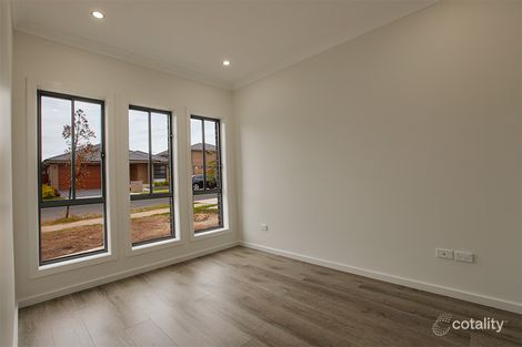 Property photo of 13 Faulkner Way Edmondson Park NSW 2174