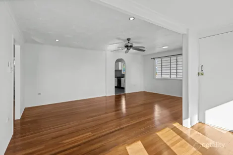 Property photo of 240 Kitchener Road Stafford Heights QLD 4053